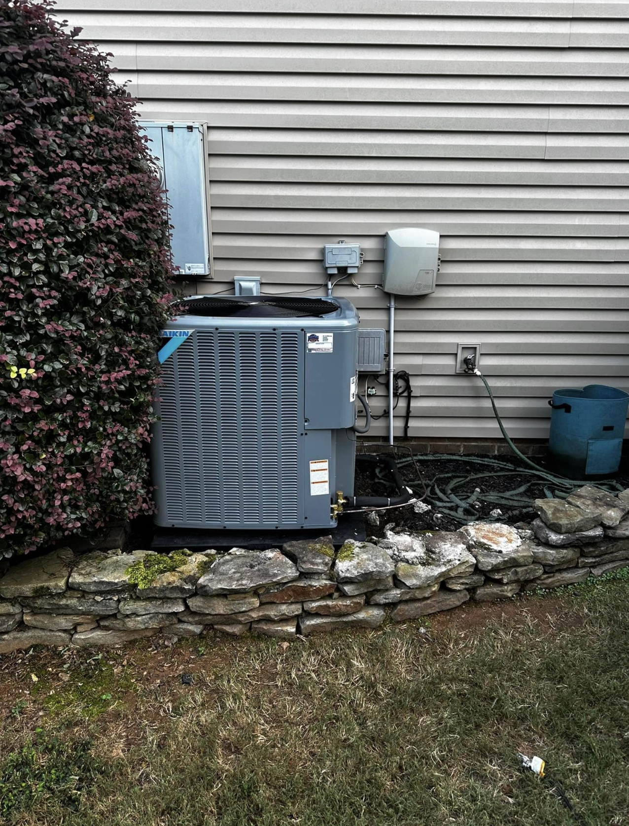Outdoor air conditioning system installed by Dave's in the Spartanburg area